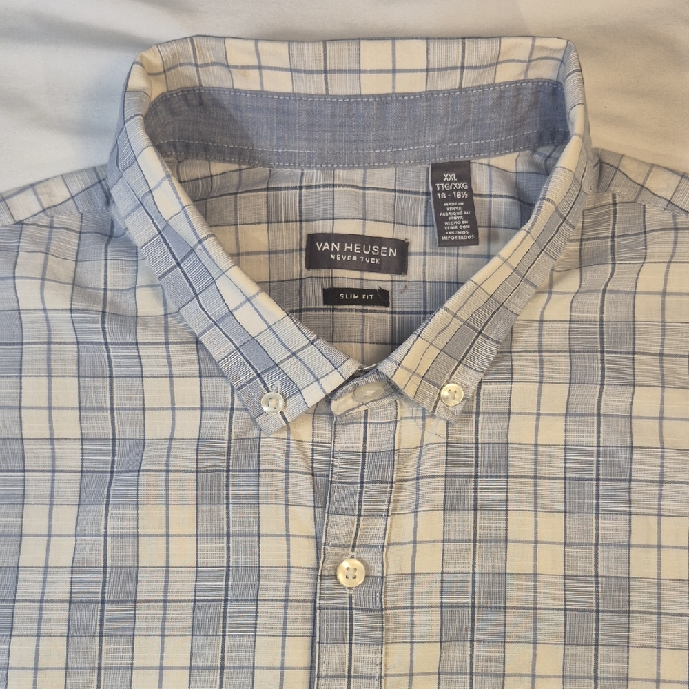 Van Heusen XXL Short Sleeve Blue and White Casual Button Down Shirt